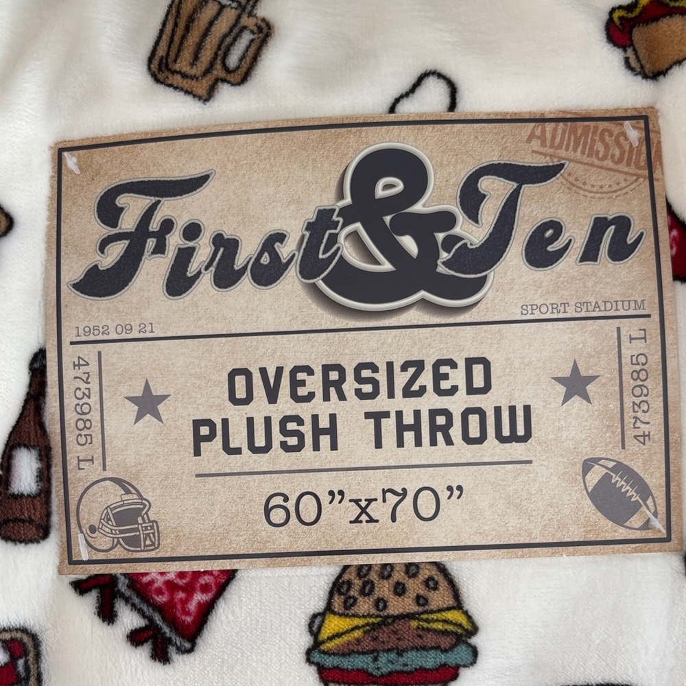 🏉 Football Themed Cozy Plush Throw Blanket 🏈 - Picture 2 of 3